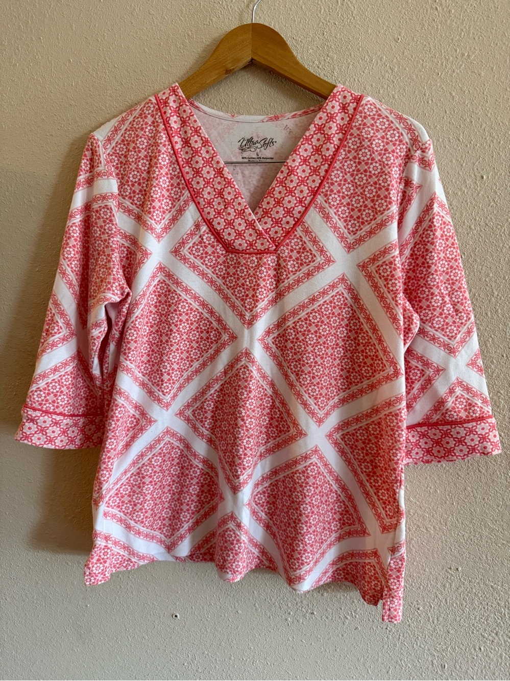 Ultra Softs womens coral and white floral print top size Large